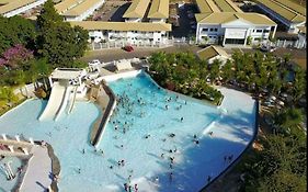 Parque aquático 24 horas NO LACQUA em CALDAS NOVAS